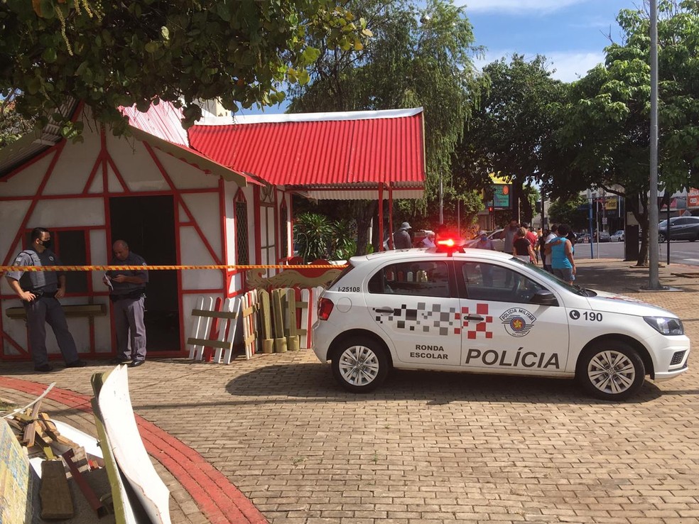 Homem é encontrado morto dentro da Casinha do Papai Noel no Centro de Dracena