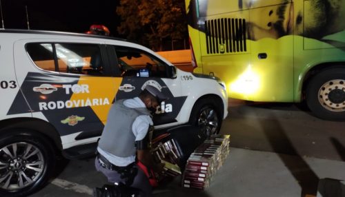 Fiscalização apreende 1,2 mil maços de cigarros contrabandeados na SP-270, em Presidente Epitácio