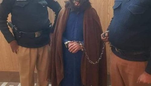 Homem é preso por andar nas ruas vestido de Lobisomem no Ano Novo