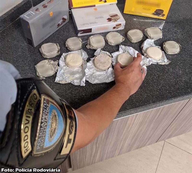 Polícia Rodoviária prende boliviano com mais de 4kg de cocaína