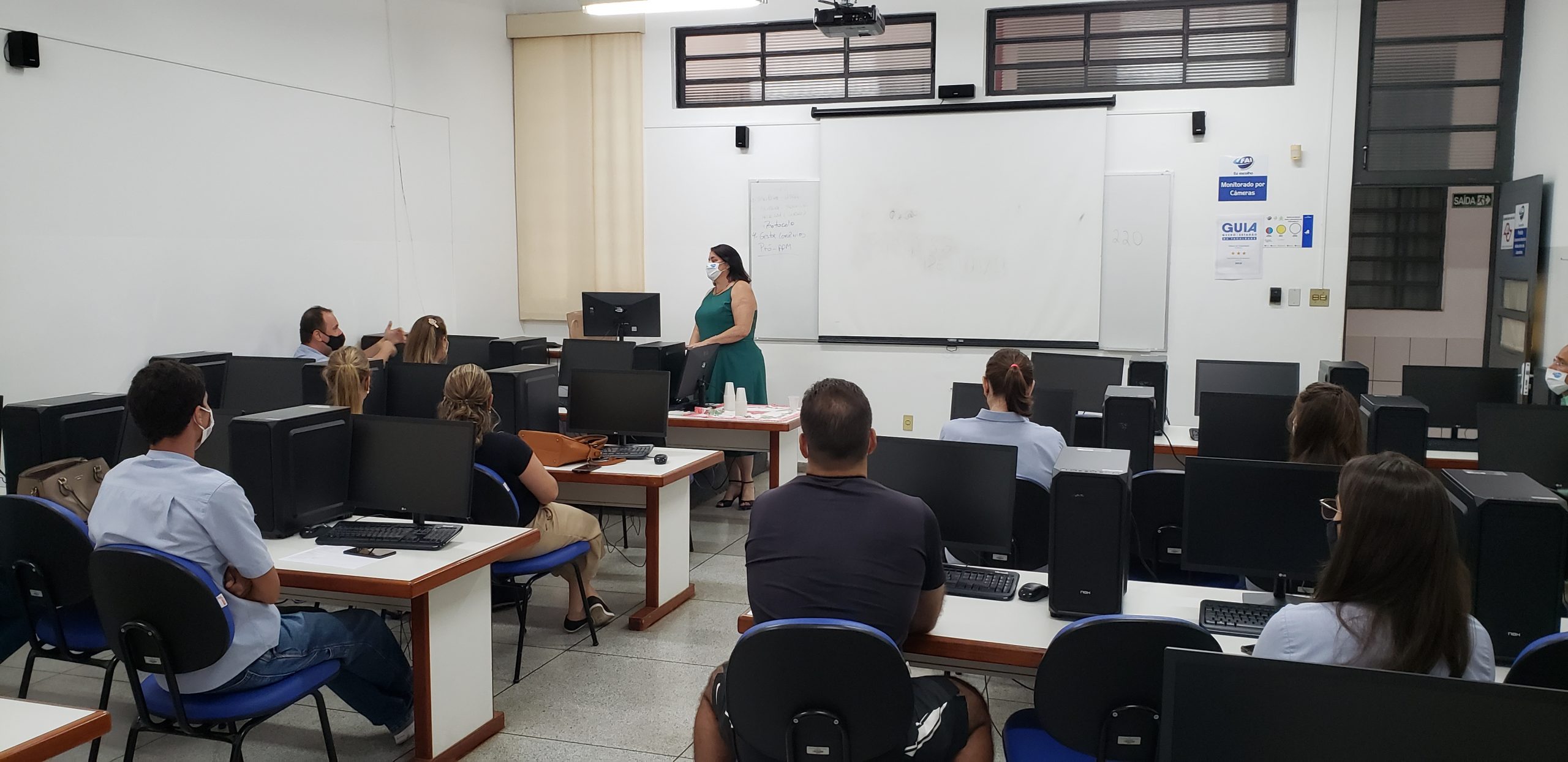 UniFAI prepara treinamento de biossegurança aos funcionários visando o retorno das atividades presenciais frente a pandemia do coronavírus