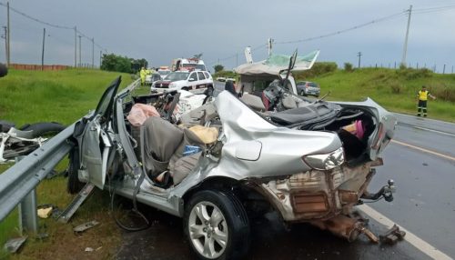Acidente mata duas pessoas na rodovia SP-333 em Marília