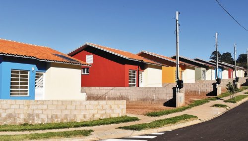 Com apontamentos de pendências de 49 sorteados, entrega das 54 casas populares ainda está indefinida