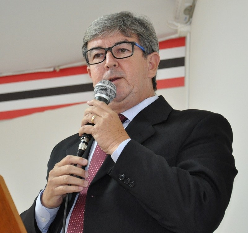 Acordo é cumprido em votação aberta e Paulo Cervelheira se torna presidente da Câmara