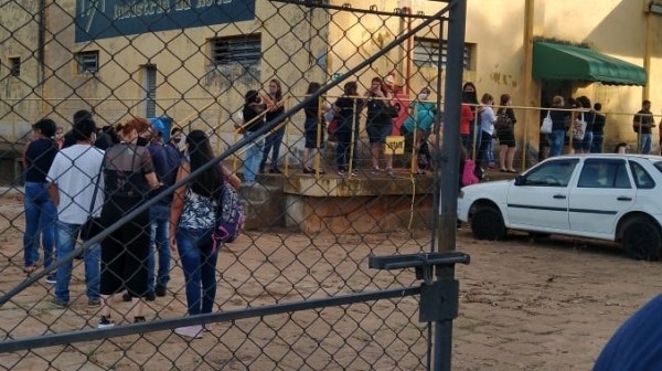 Indústria de roupas dispensa cerca de 150 funcionários em Adamantina