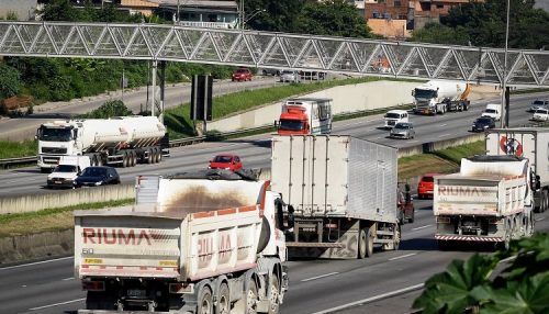 Greve dos caminhoneiros: Associação garante paralisação e estima 70% de adesão a partir desta segunda-feira