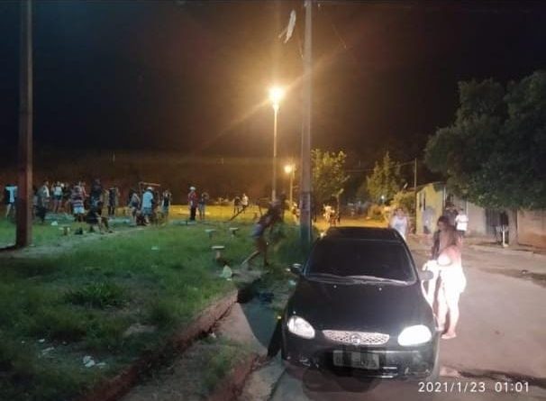 Polícia Militar de Osvaldo Cruz dispersa multidão em 