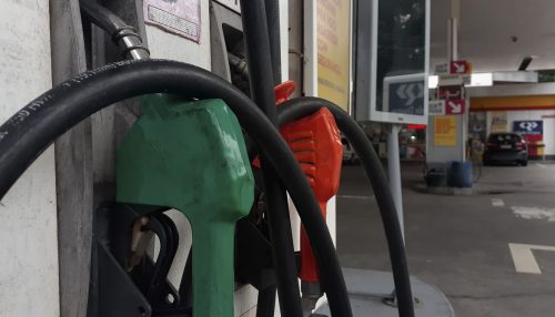 Litro da gasolina sobe R$ 0,15 nas refinarias da Petrobras