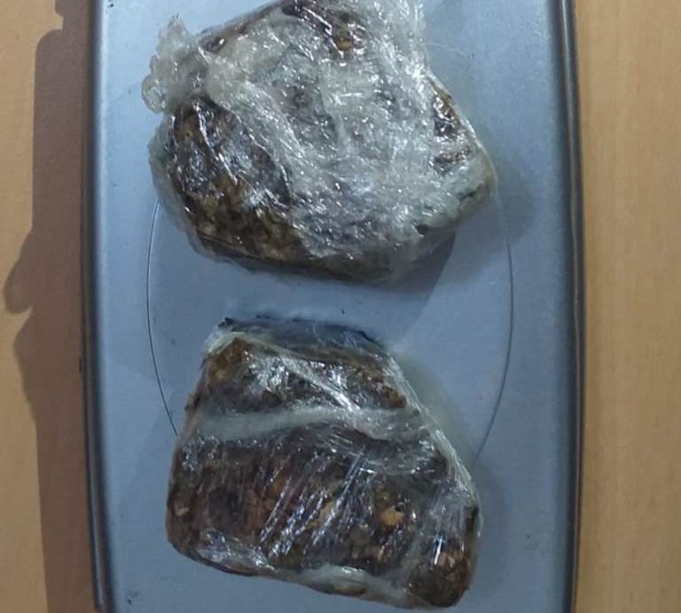 Durante buscas por procurado, Polícia Civil flagra e prende trio com drogas