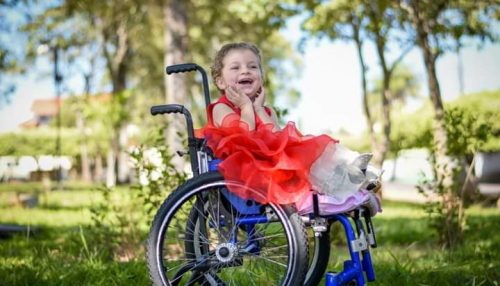 Mãe luta para arrecadar r$85 mil para a cirurgia da pequena Maria Clara de 3 anos