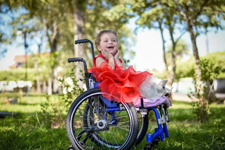 Mãe luta para arrecadar r$85 mil para a cirurgia da pequena Maria Clara de 3 anos