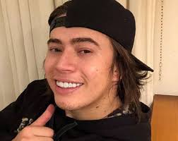 Whindersson Nunes doa cilindros de oxigênio para hospitais em Manaus e convoca artistas para ajudarem