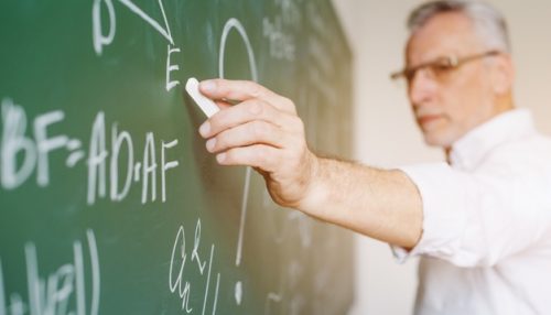 APEOESP conquista liminar contra a volta às aulas presenciais