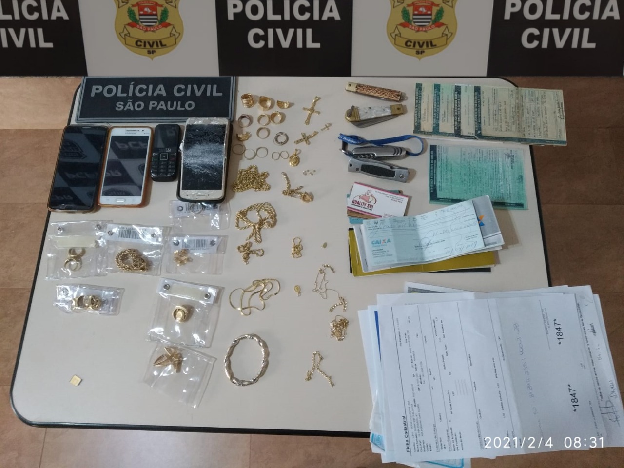 Polícia Civil prende homem suspeito de roubar uma carga de carne e manter pai e filho reféns