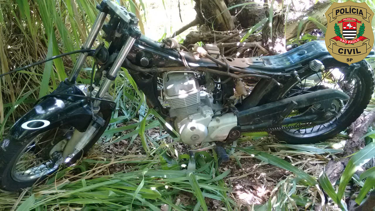 Polícia Civil recupera motocicleta furtada e parcialmente desmontada em Dracena