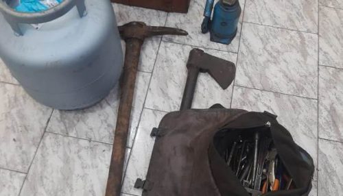 Quatro pessoas são presas acusadas de furto de ferragens de antigo curtume em Adamantina