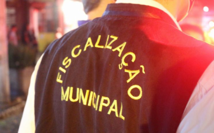Primeiro dia do toque de recolher, fiscalização municipal aplica 6 multas: valores passam de r$6 mil