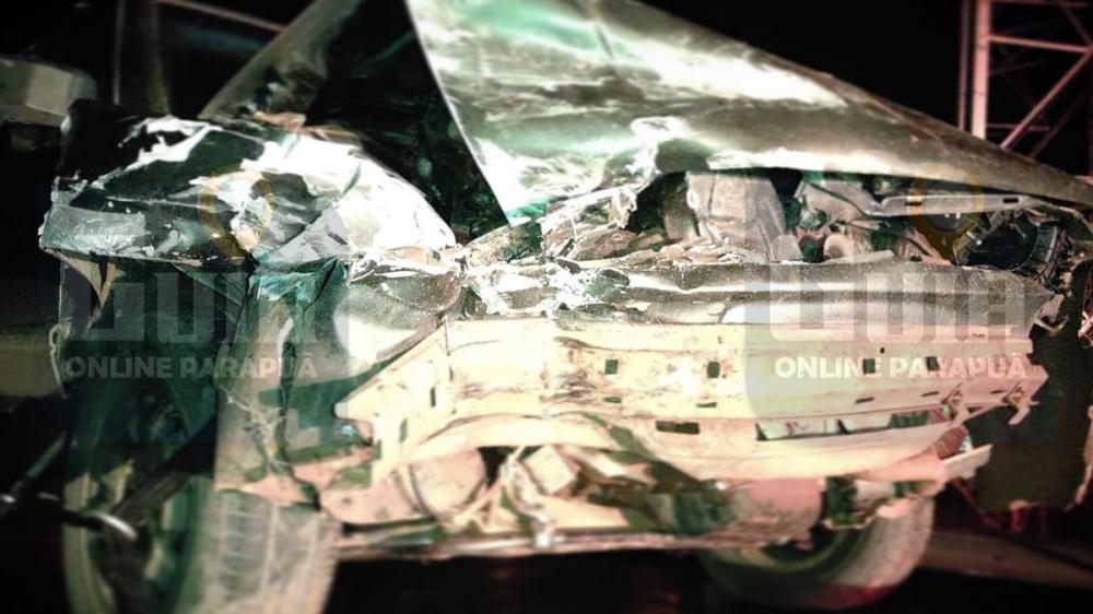 Motorista sai da pista para evitar colisão e atinge defensa metálica na SP-294 em Parapuã