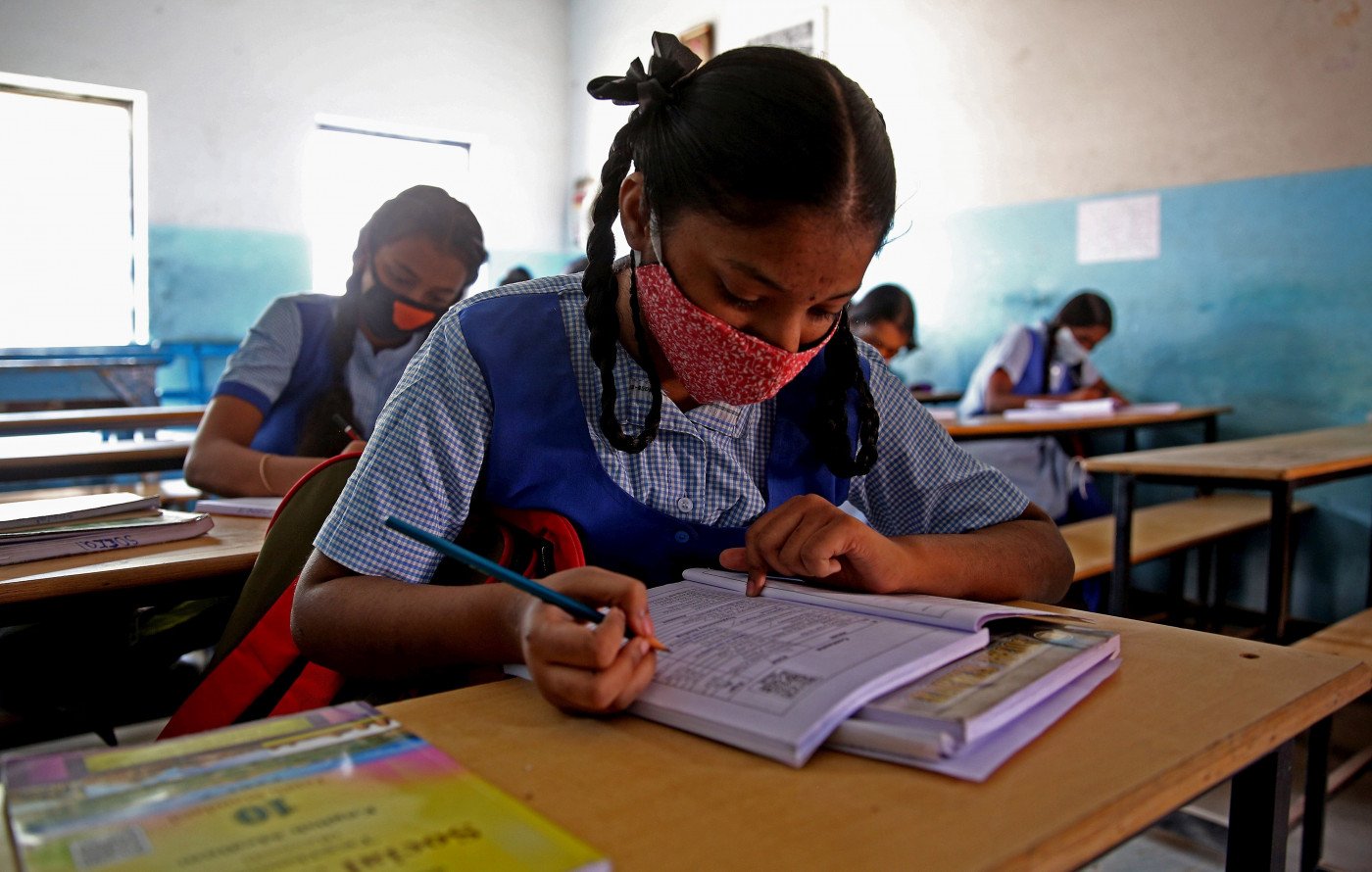 Escolas estaduais de São Paulo retomam aulas presenciais nesta segunda