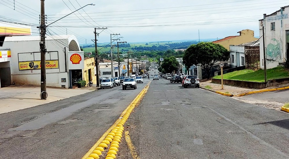Alta velocidade na via de acesso preocupa empresários e vira motivo de abaixo-assinado