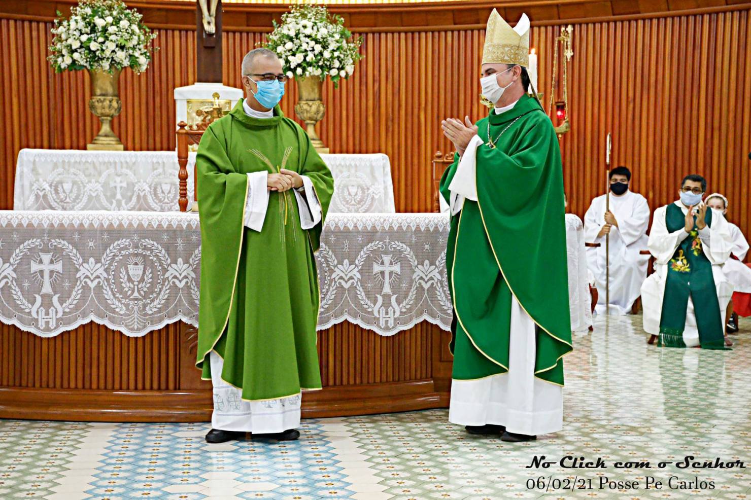 Padre Carlos é empossado pároco na Igreja Matriz de Santo Antônio