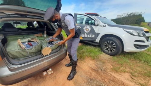 Motorista foge após se envolver em acidente de trânsito, mas acaba interceptado com 6 mil relógios sem notas fiscais