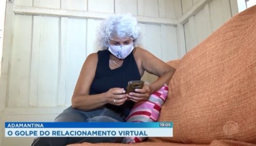 Cuidadora de 59 anos vai à polícia e diz ter caído em golpe após encontro iniciado na internet