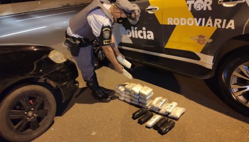 Polícia Rodoviária localiza mais de 18 quilos de drogas em caixa de ar de carro e prende motorista