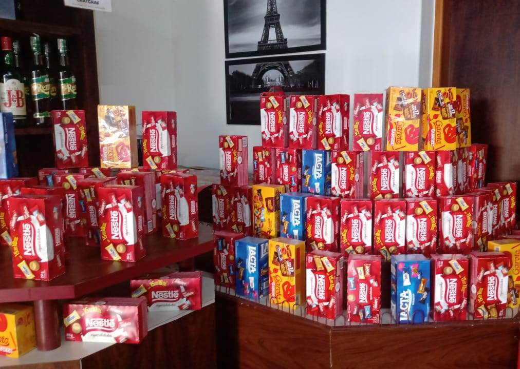 Campanha arrecada caixas de bombom que serão doadas para crianças carentes de Adamantina