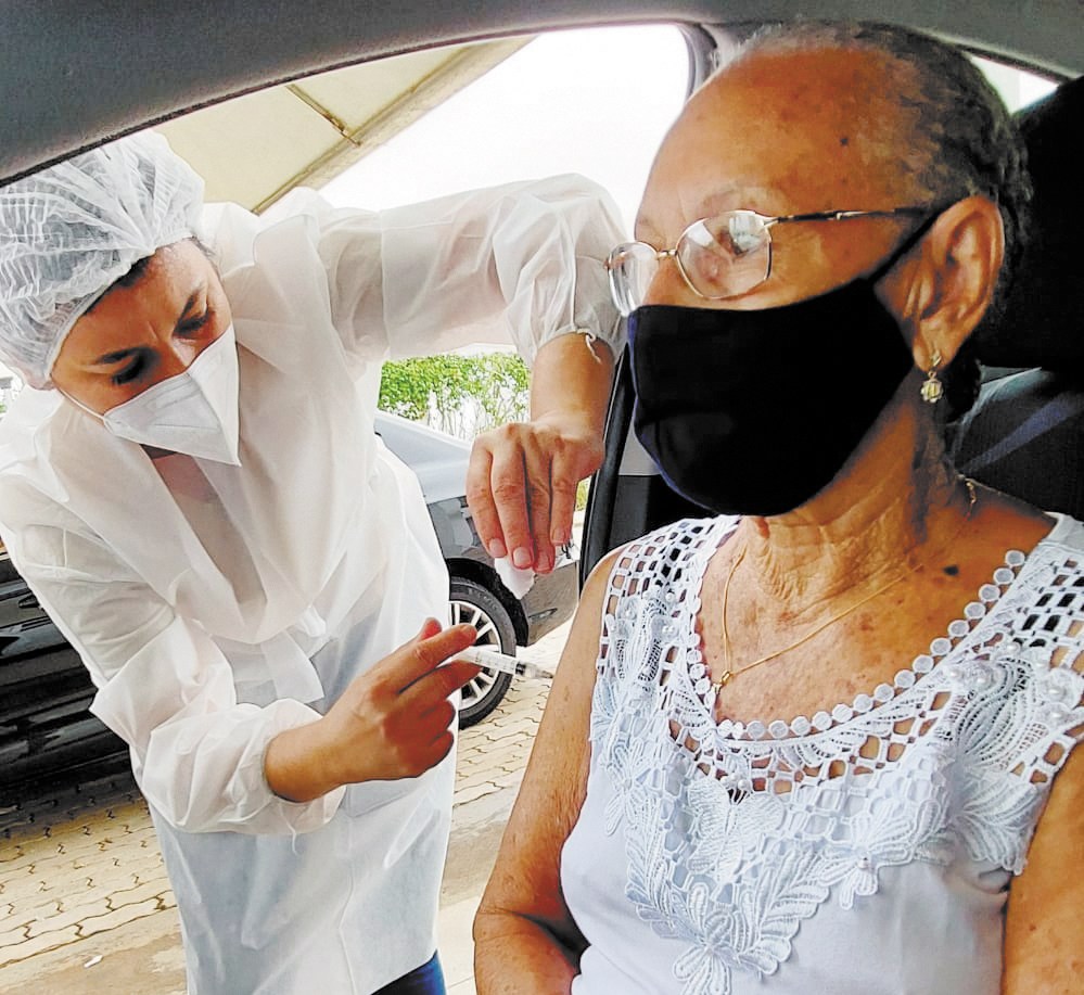 Levantamento traz números detalhados da vacinação contra Covid-19 em Adamantina