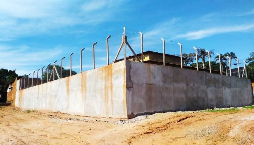 Após anos de cobranças, problema do muro do Centro Comunitário do Jardim Brasil é solucionado