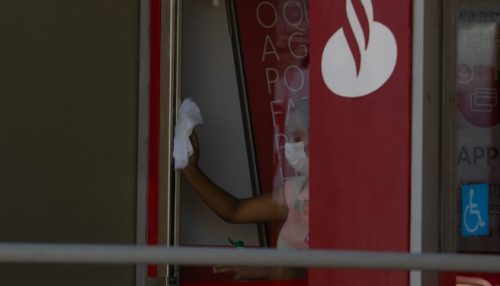 Bancos vão restringir atendimento a situações indispensáveis a partir de segunda