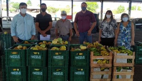 PAA começa entregar gêneros alimentícios e leite para as entidades