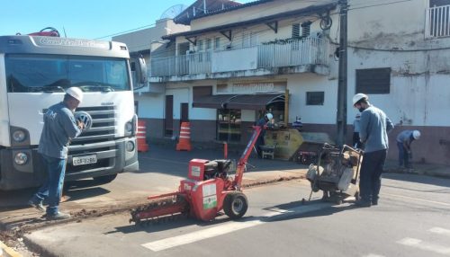 Prefeitura de Adamantina inicia instalação de semáforo no Parque dos Pioneiros