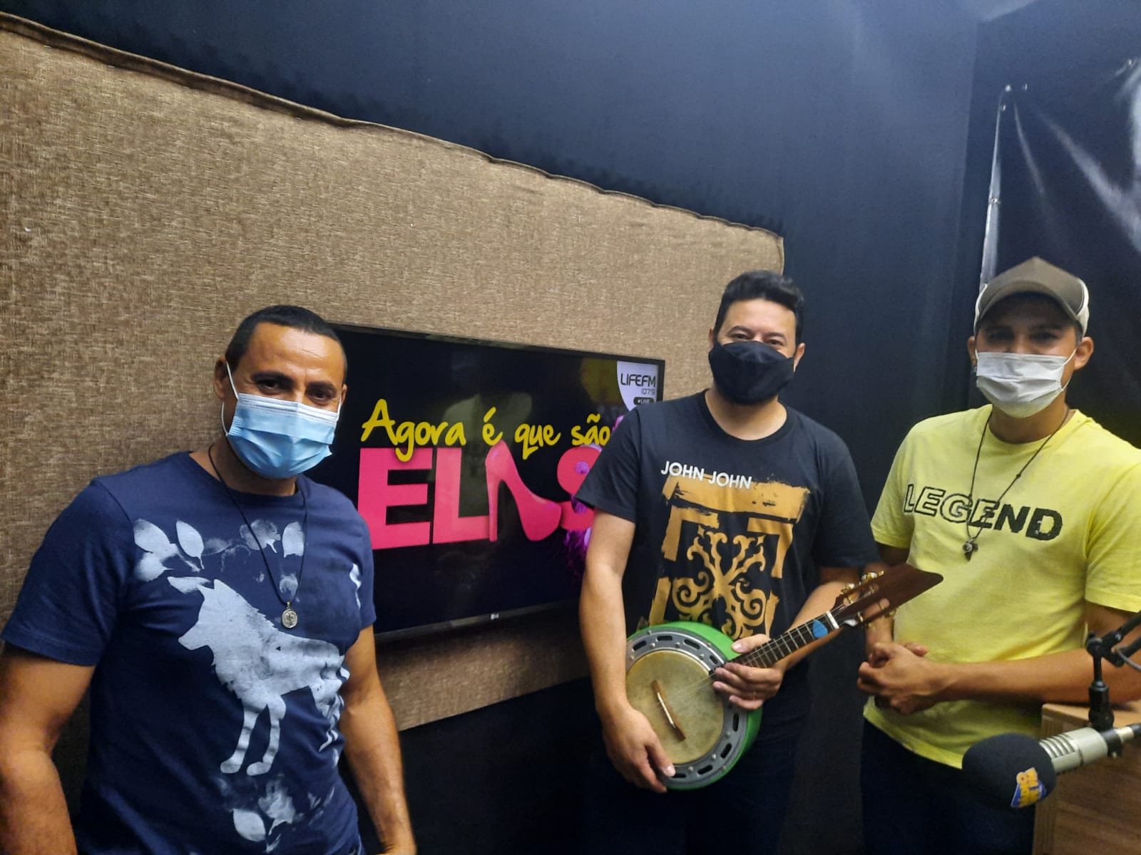 Agora é Que São Elas com o grupo Estilo Atrevido