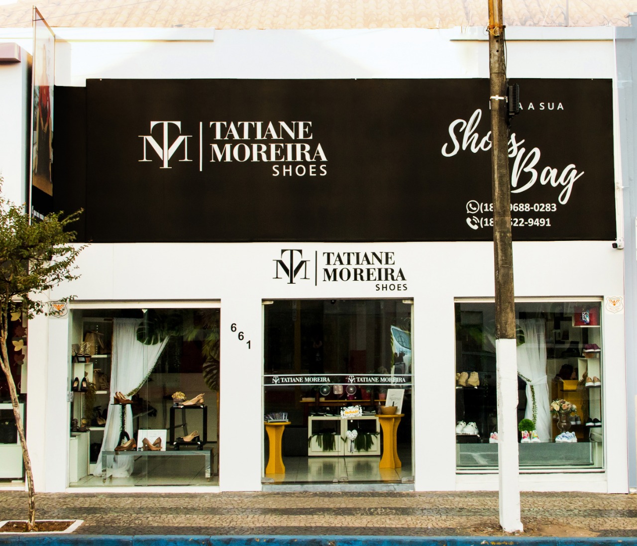 TM: “AS MULHERES MAIS LINDAS SE OLHAM NESTE ESPELHO.”