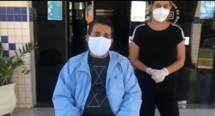 Prefeito André Lemos recebe alta da Santa Casa local