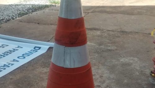 DEMTRAN faz demarcação de vaga para auxiliar comércio durante a Fase Emergencial