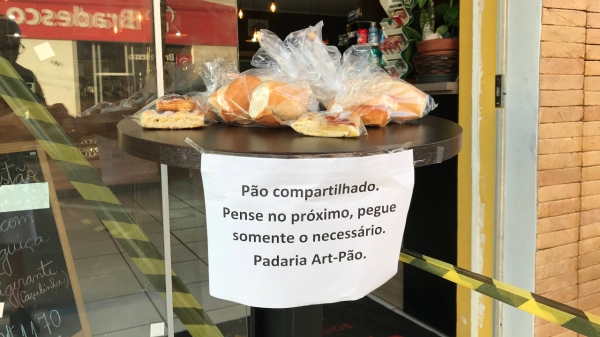 Padaria de Adamantina dá pão de graça para quem precisa