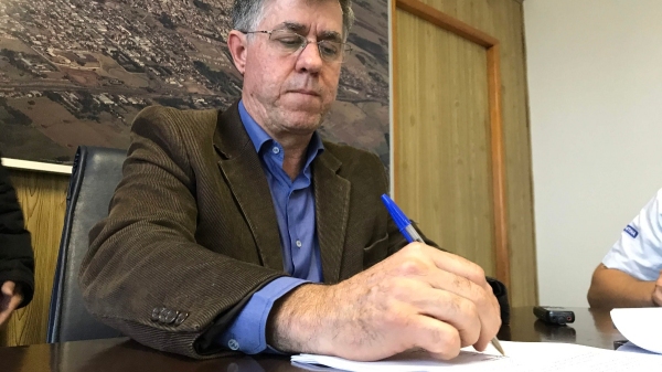 Prefeito busca empréstimo de R$ 8 milhões para novo distrito industrial e usina de energia solar