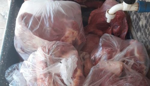 Operação policial apreende mais de 130 quilos de carnes bovina e suína preparadas em quintal de residência em Narandiba