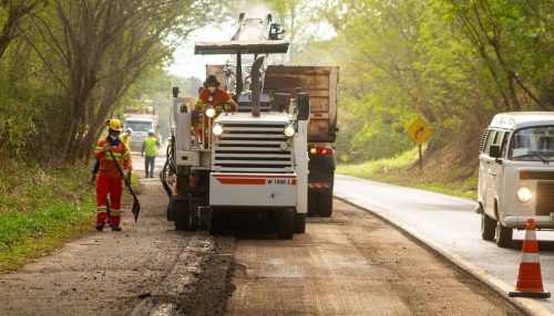 Obras de recuperação de pavimento alteram tráfego de veículos na SP-425, entre Martinópolis e Parapuã