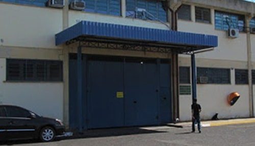 Surto de Covid atinge quase 100 detentos e três funcionários da Penitenciária