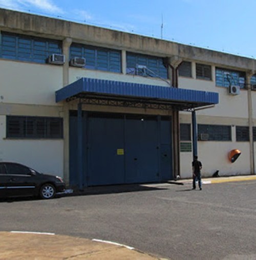 Surto de Covid atinge quase 100 detentos e três funcionários da Penitenciária