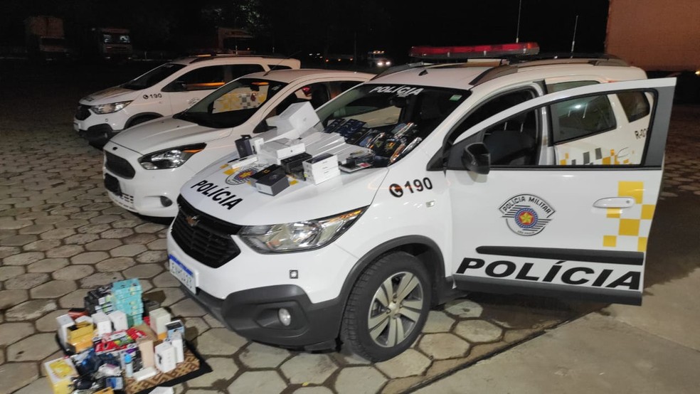 Cerca de R$ 100 mil em eletrônicos sem documentação fiscal são apreendidos pela Polícia Rodoviária