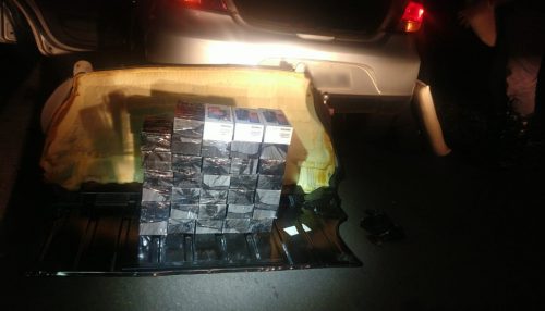 Celulares vindos do Paraguai são localizados pela Polícia Rodoviária em compartimento falso atrás de banco de veículo