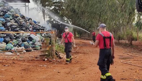 Incêndio destrói barracões de cooperativa de reciclagem de lixo em Dracena