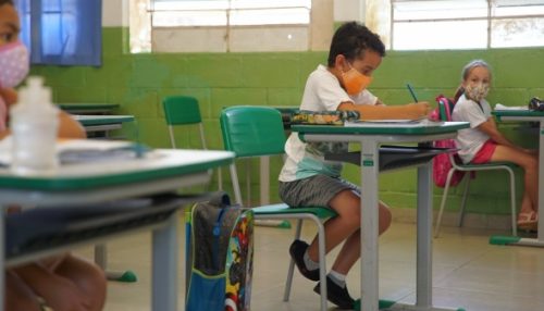 Retomada: decisão de enviar os estudantes às aulas presenciais é dos pais