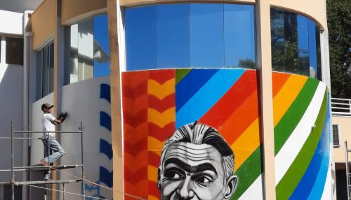 Biblioteca Municipal recebe intervenção artística alusiva a Monteiro Lobato