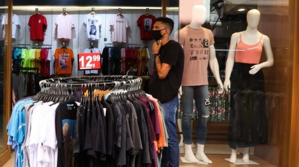 Após reportagens do SIGA MAIS, Prefeitura emite decreto e ajusta horário do comércio